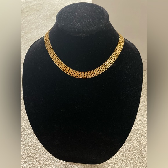 Monet Collar Link Necklace Gold Toned Metal - Picture 3 of 4